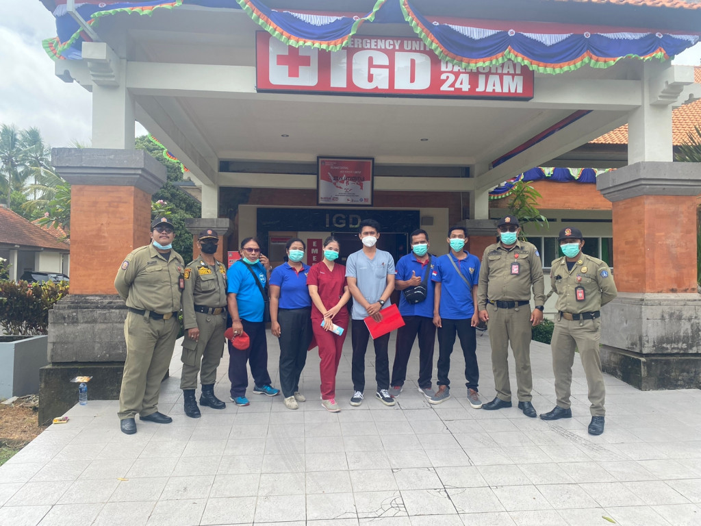 TIM TPKJM BADUNG WILAYAH KUTA SELATAN MERUJUK PASIEN JIWA GADUH GELISAH LINGKUNGAN PERMATA NUSA DUA KE RSJ PROVINSI BALI